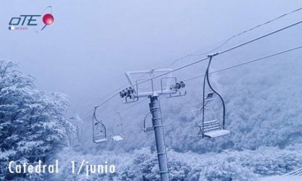 Muchísima nieve en Cerro Catedral – Catedral Alta Patagonia esta mañana, y así l…