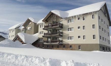 Valle Nevado Ski Resort está cubierto de nieve, y tiene para ofrecerte estos dep…