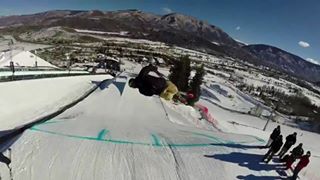 ¿Qué es el Slopestyle?El slopestyle es una disciplina del ski y snowboard frees…
