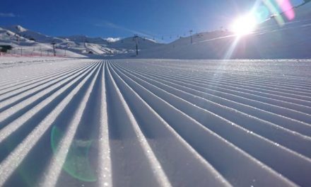 #VALLENEVADO #HOY Muchísima nieve en Chile, y Valle Nevado Ski Resort abrió pa…