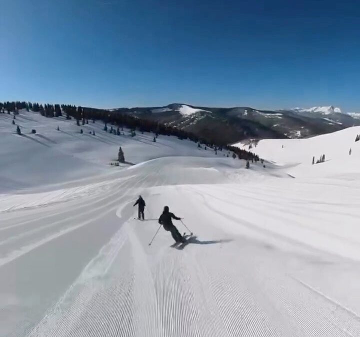 30cms de nieve y lindos rayos de sol en @vailmtn, tu próximo destino en Colorado…